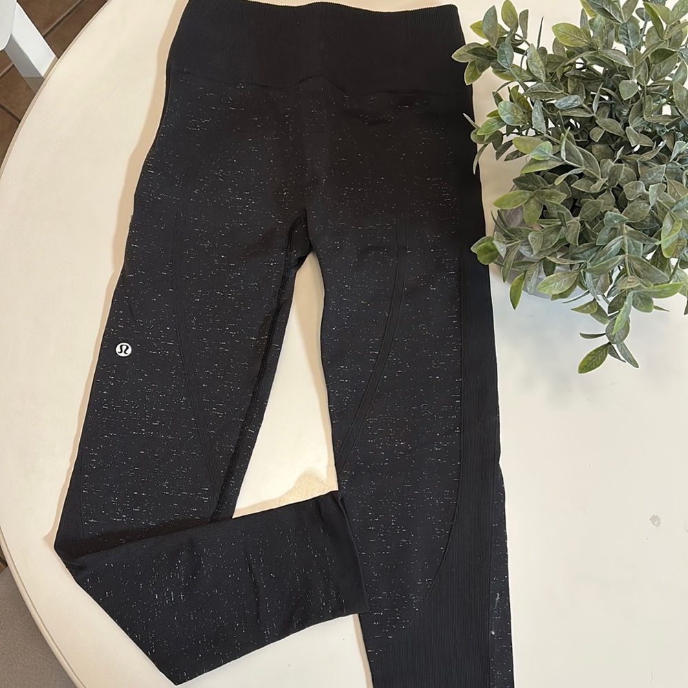 Black lululemon leggings size 6